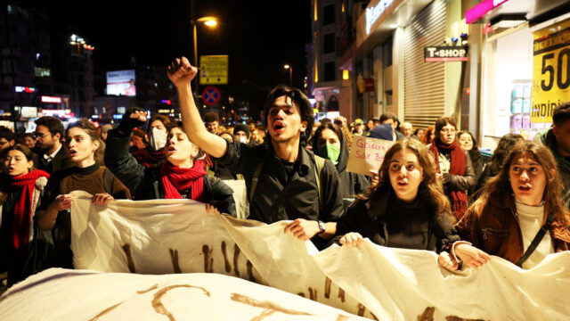 19 Mart, Sokak ve Örgütlenme