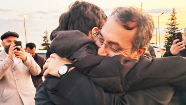 Biz Bu Ülkenin Gariban Çocuklarıyız