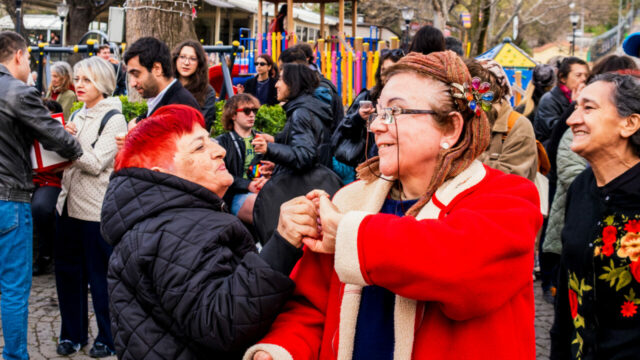 Dünyayı Yeniden Kurabiliriz Ama Önce “Sevgiden Tuğlalar”