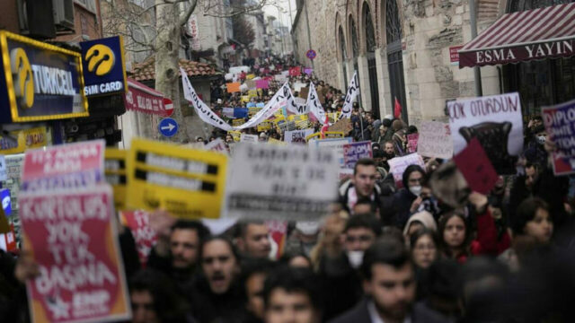 İktidarın Şiddeti, Halkın Örgütlülüğü
