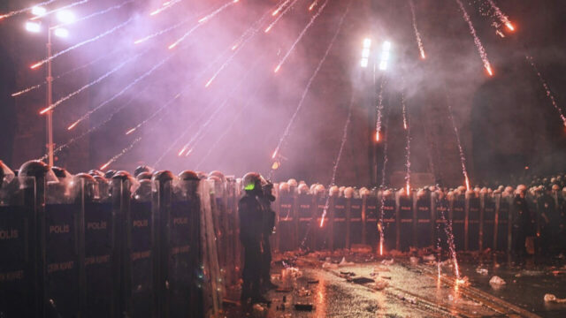 Kurtuluş Yok Tek Başına