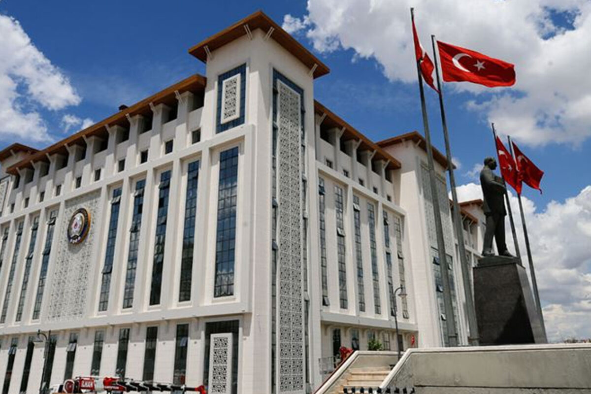 Emniyette Reform mu, Tehdit mi?