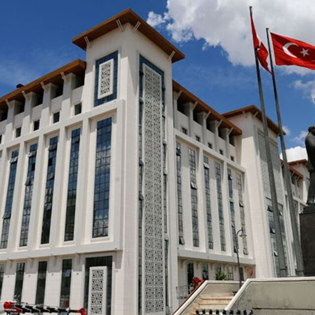 Emniyette Reform mu, Tehdit mi?