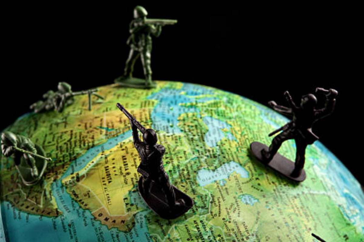 Kifayetsiz Muhteris: Uluslararası Hukuk ve Venezuela Kifayetsiz Muhteris: Uluslararası Hukuk ve Venezuela