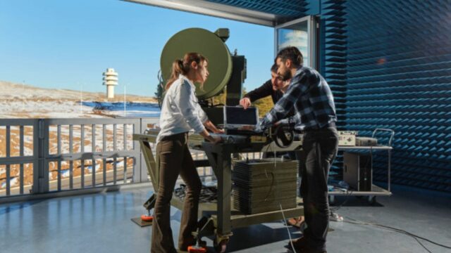 Silahlandırılan Bilim, Askerileşen Akademi