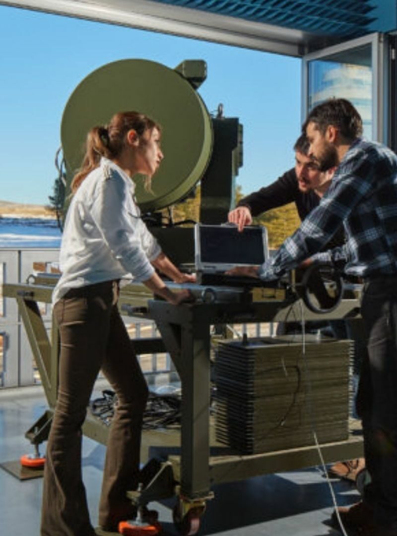 Silahlandırılan Bilim, Askerileşen Akademi