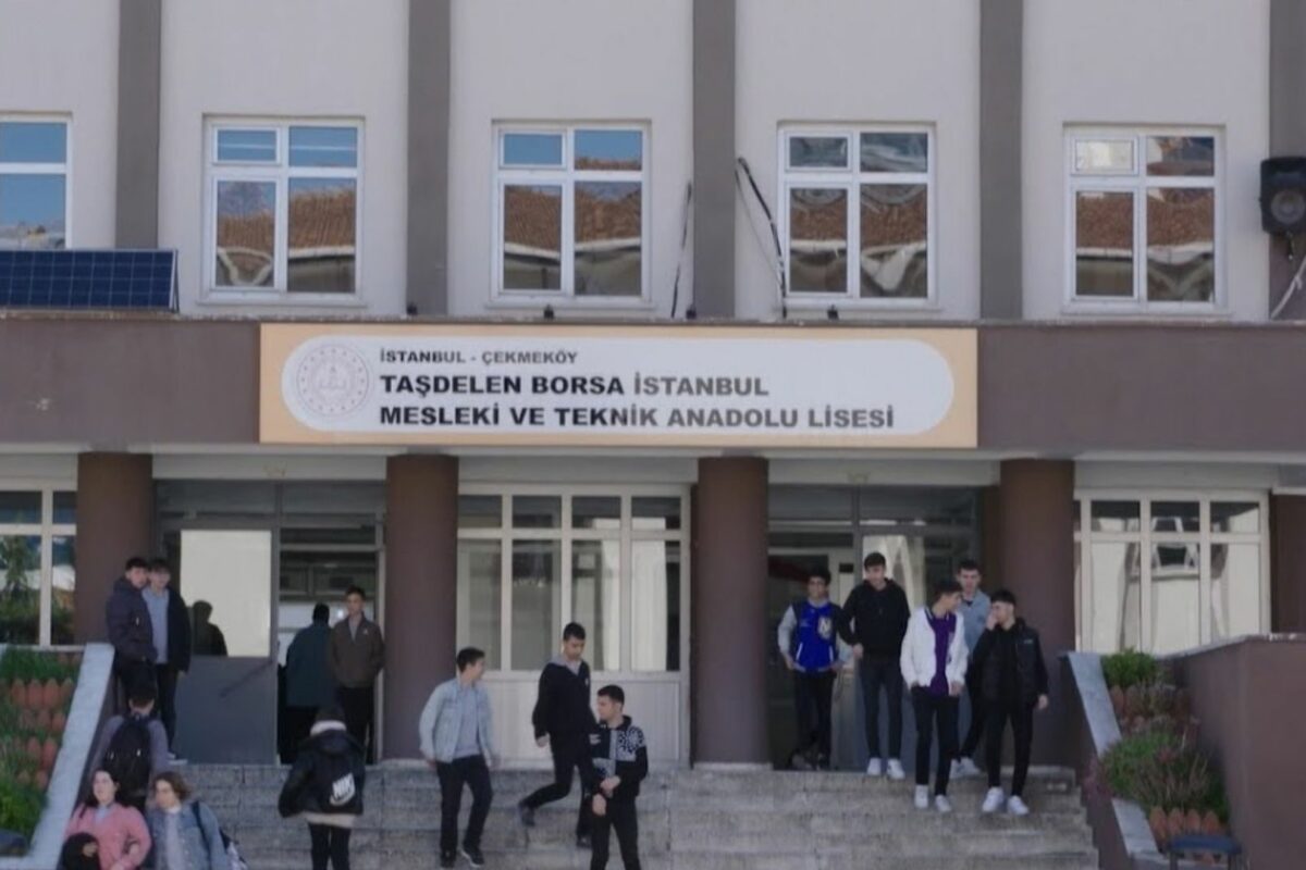 Kırmızı Pazartesi: Fatma Nur Öğretmeni Aslında Kim Öldürdü?