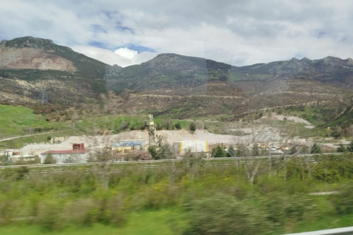 Bir Kadrajda Doğa ve Kapitalizm İlişkisi; Yangın Mevsimi Başlamadan Bursa’dan Bir Kare