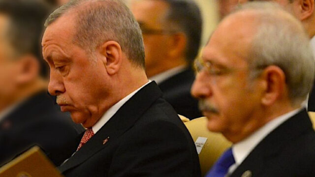 Seçtiren Monarşi: Türkiye’de Simülatif Hegemonyanın Anatomisi