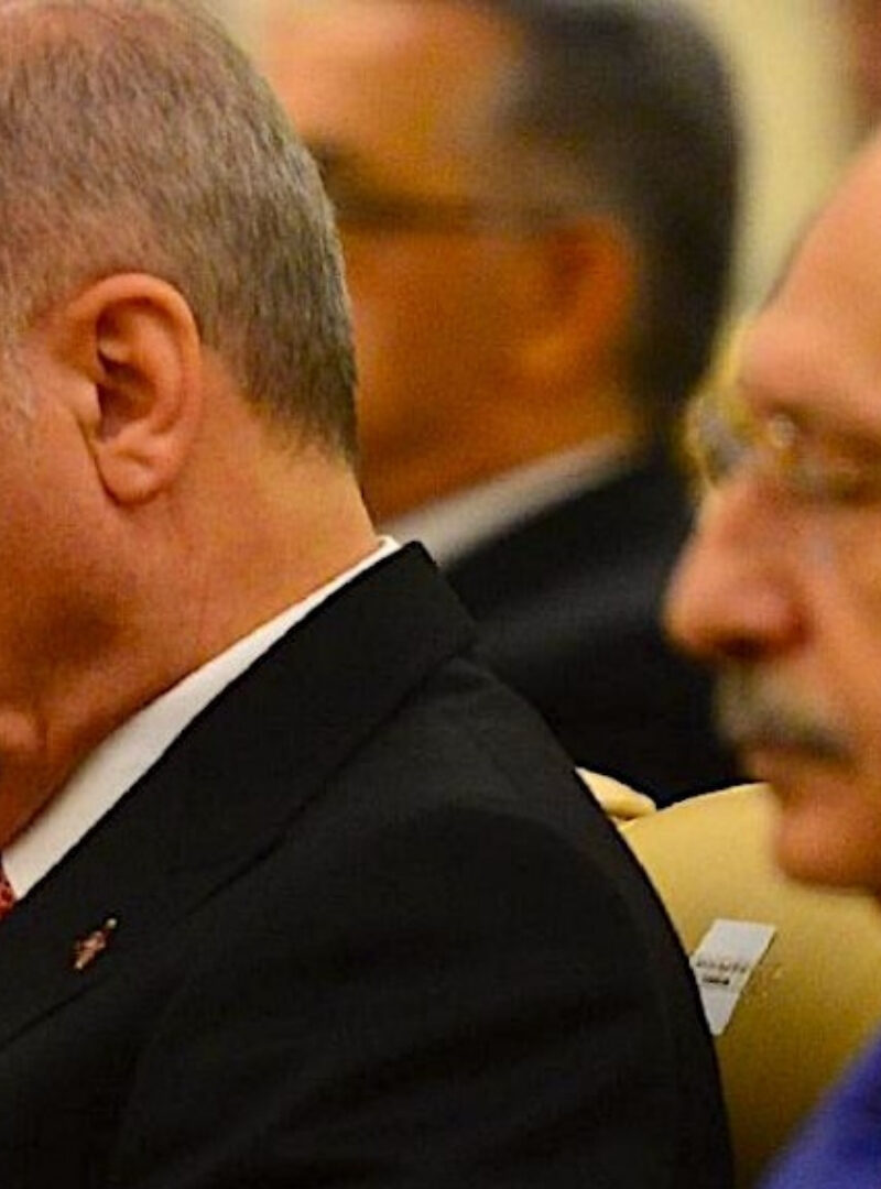 Seçtiren Monarşi: Türkiye’de Simülatif Hegemonyanın Anatomisi
