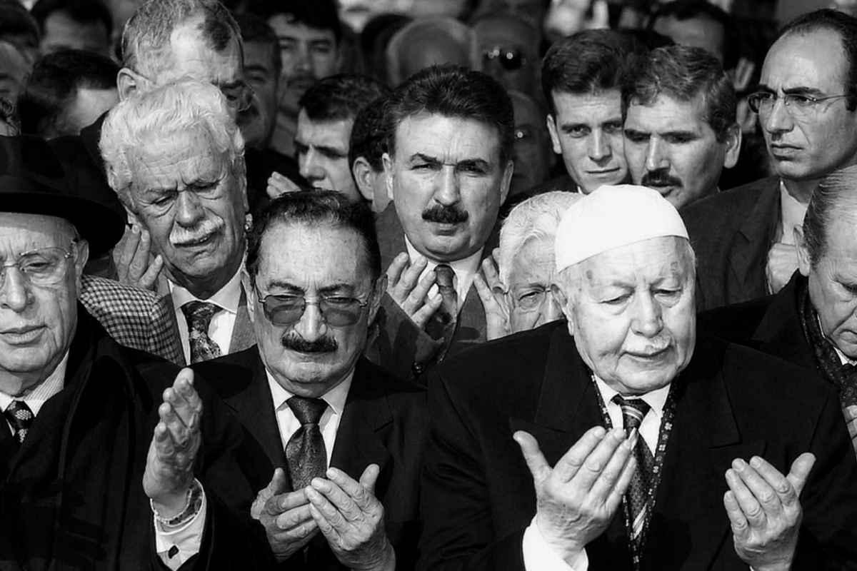 Cumhuriyeti Kim Tüketti: Sağcı Reaksiyonun Tarihsel ve Güncel Görünümleri