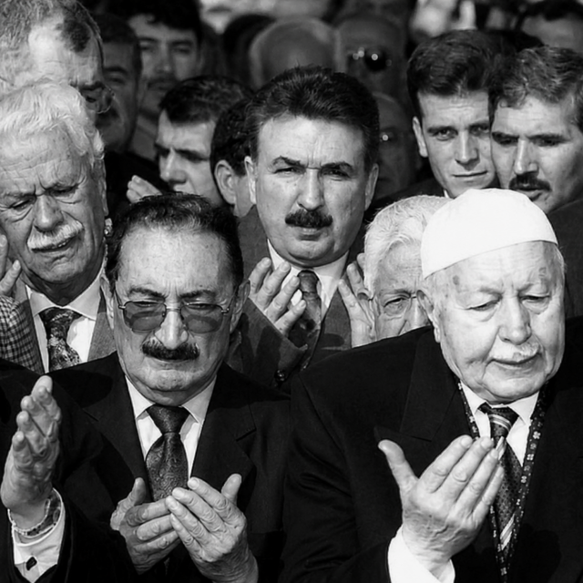 Cumhuriyeti Kim Tüketti: Sağcı Reaksiyonun Tarihsel ve Güncel Görünümleri
