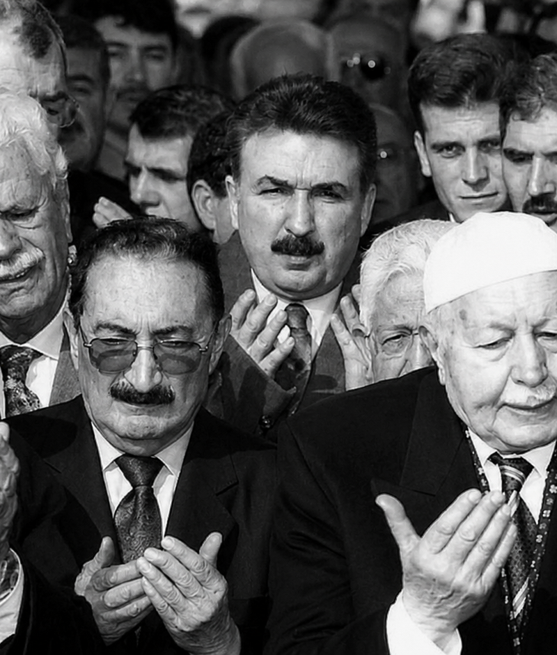 Cumhuriyeti Kim Tüketti: Sağcı Reaksiyonun Tarihsel ve Güncel Görünümleri
