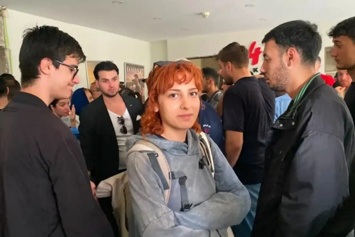 Figüranlar Arasında Bir Gazeteci: Gerçeğin Çölüne Hoş Geldiniz! Figüranlar Arasında Bir Gazeteci: Gerçeğin Çölüne Hoş Geldiniz!