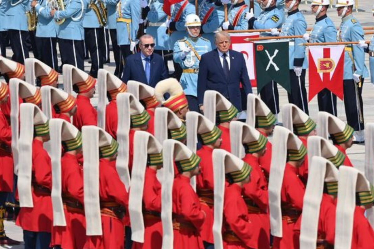İhtişamın Ekonomi Politiği: Thorstein B. Veblen’in Kapitalizm Eleştirisi Üzerinden NATO Zirvesine Bir Bakış